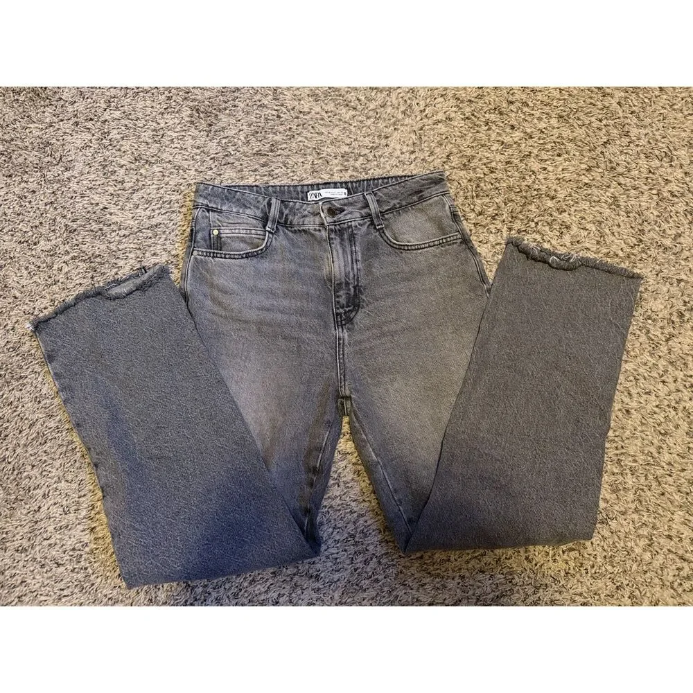 Zara Grey High Rise Straight Leg Jeans Frayed‎ Hem Size 6 / 28